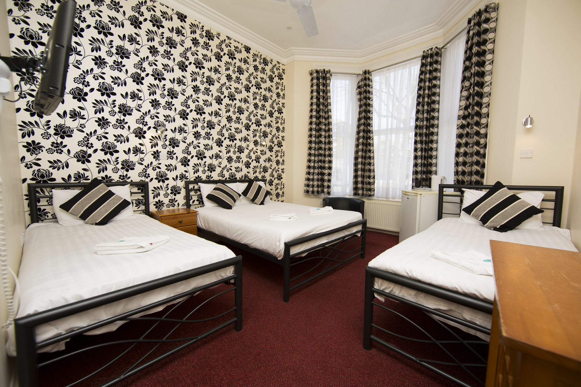 Royal London Hotel By Saba Екстер'єр фото